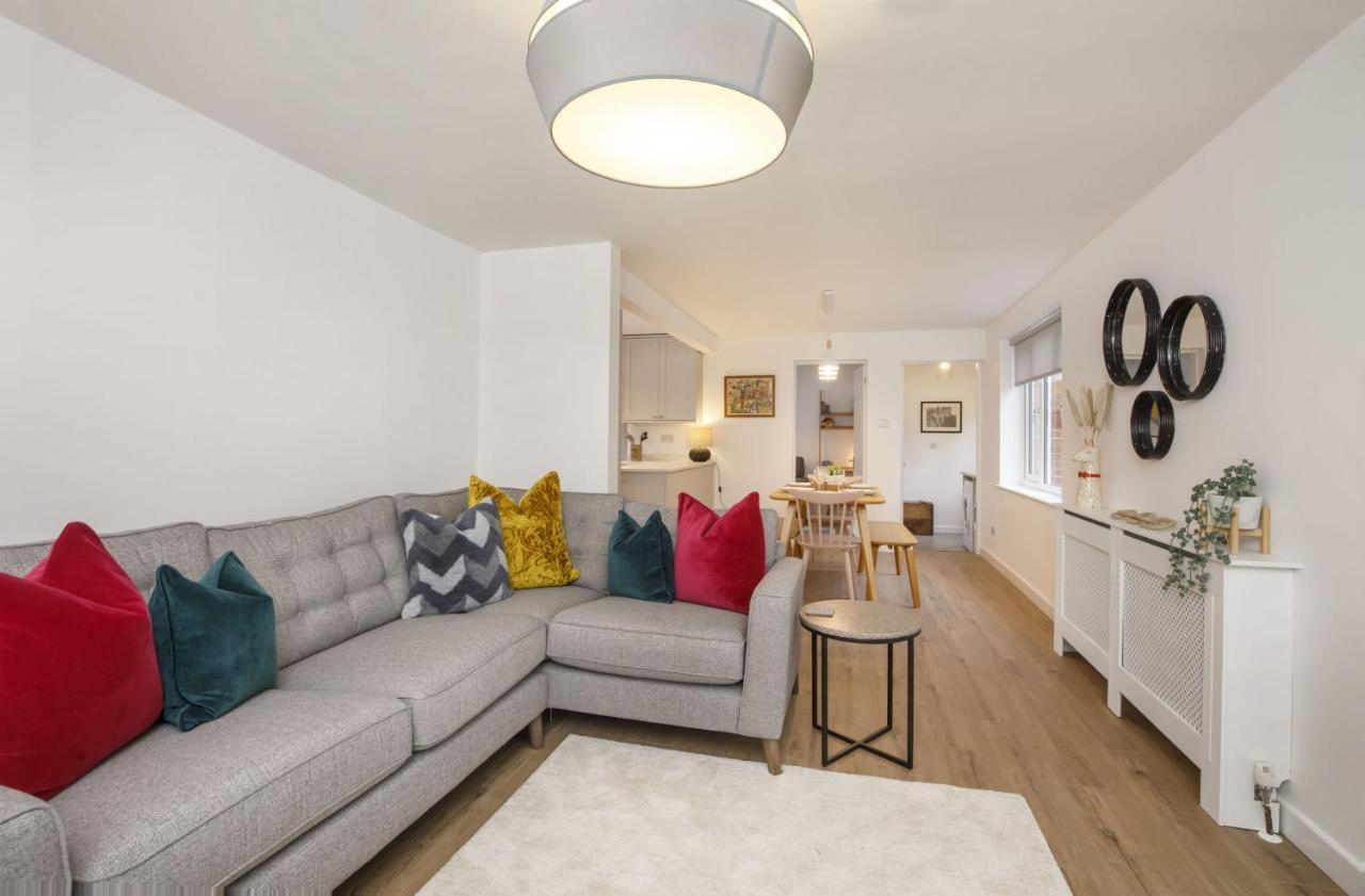 The Willows With Free Parking For 2 Cars York Exterior photo