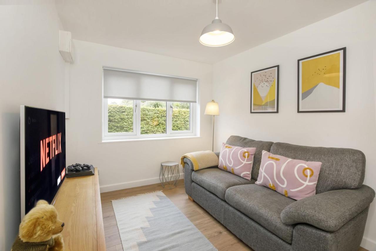 The Willows With Free Parking For 2 Cars York Exterior photo